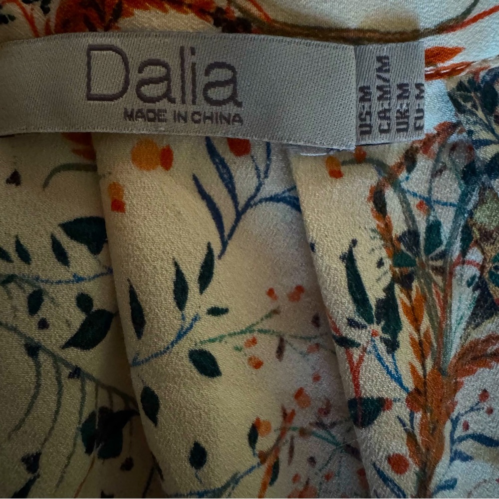 Dalia Floral Print Sleeveless Blouse - Medium, PTP: 19 1/2” - Picture 3 of 4